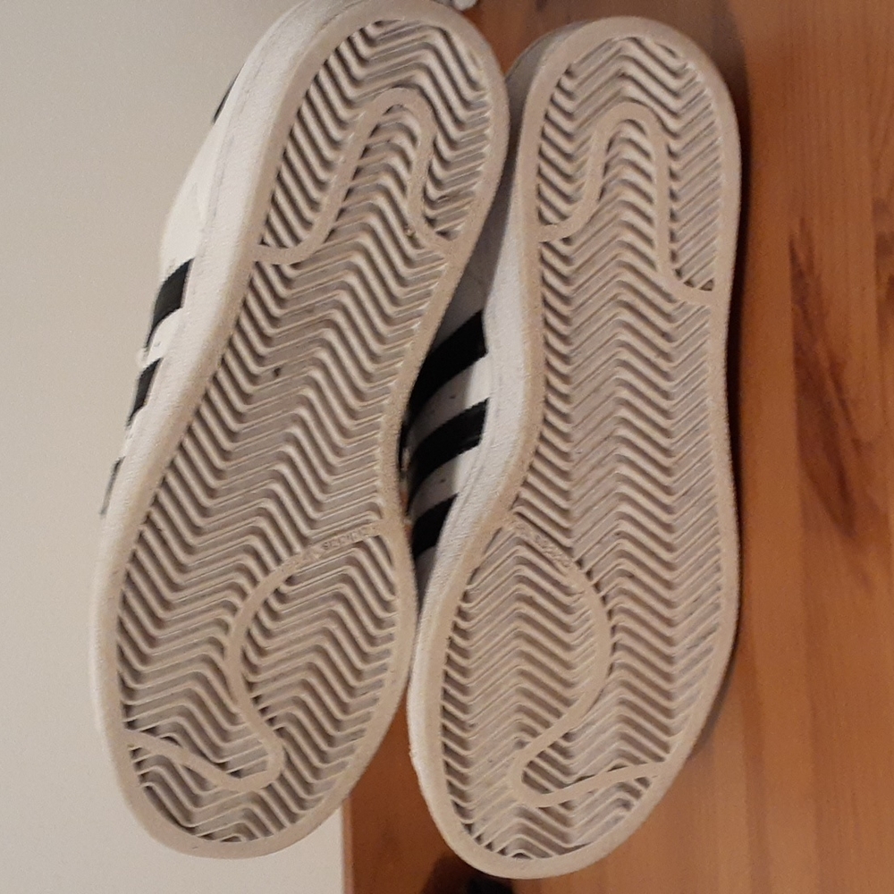 adidas original superstar sneakers - Picture 5 of 8
